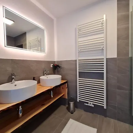 Gastehaus Zeitraum 아드몬트