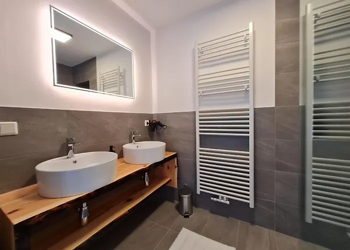 Gastehaus Zeitraum أدمونت