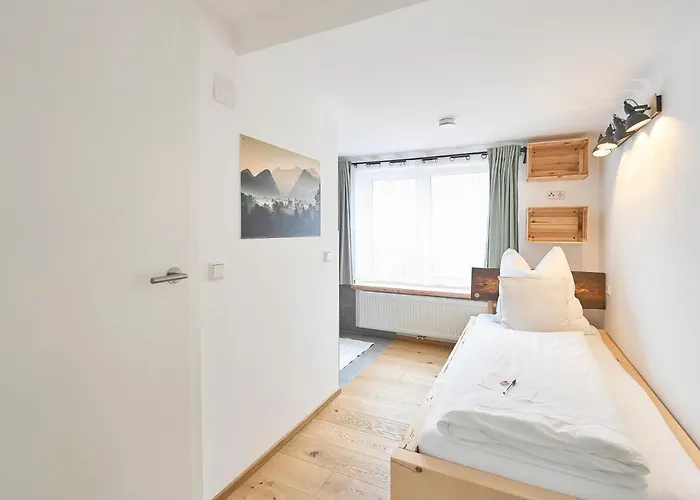 فندق مبيت وإفطار Gastehaus Zeitraum أدمونت